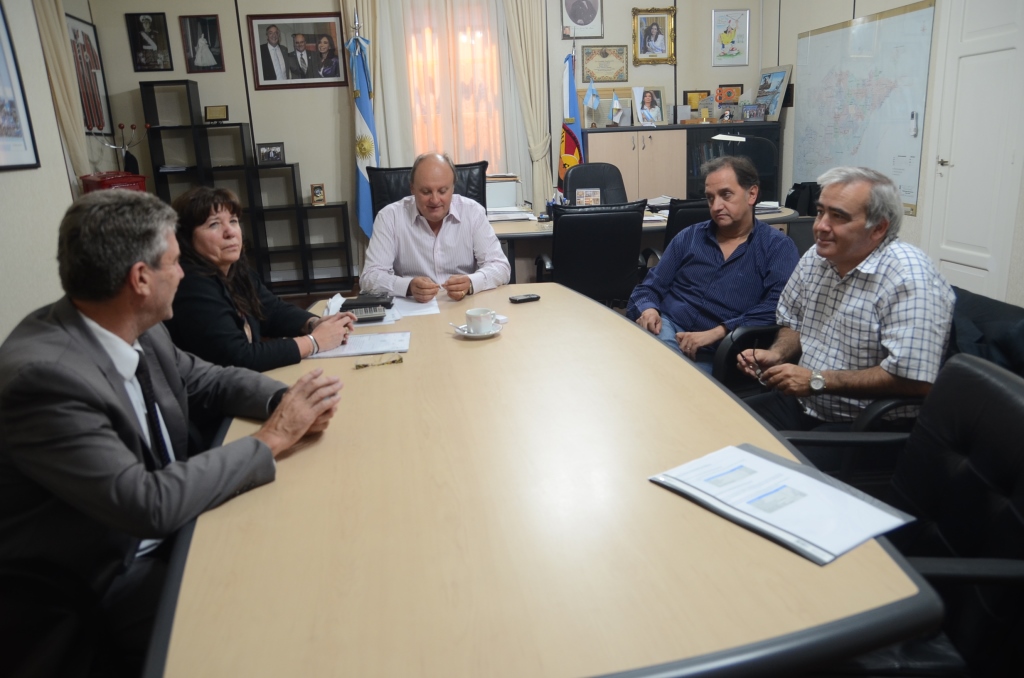 Di Pierro exigió a las operadoras que paguen regalías