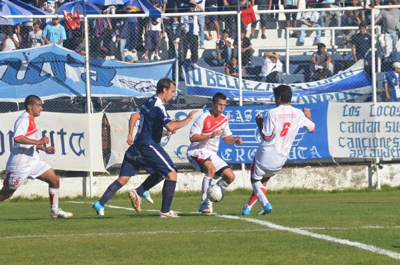 Al ‘Lobo’ le costó pero superó a Gregores y mantuvo la categoría