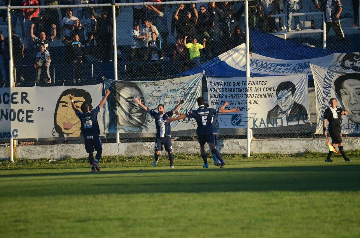 Newbery volvió a sonreír de local y se ilusiona