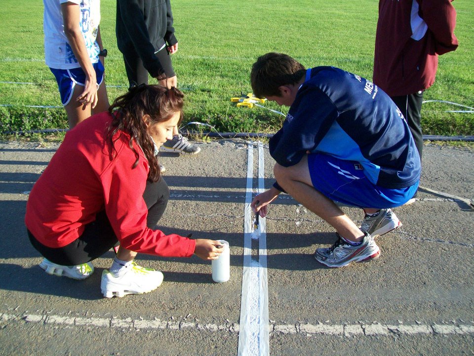 Finalizó el repintado de la pista del Estadio Municipal