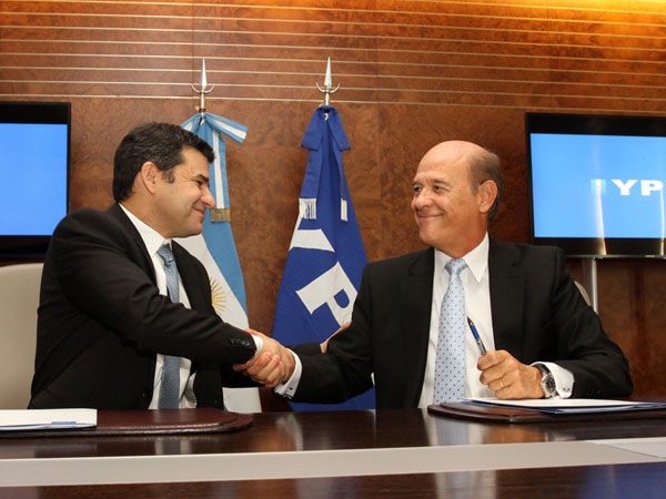 Acuerdo de YPF con Dow para desarrollar shale gas en Vaca Muerta