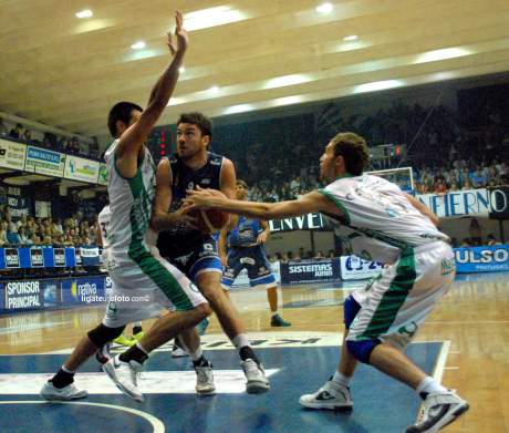 Dura derrota de Gimnasia ante Argentino en Junín