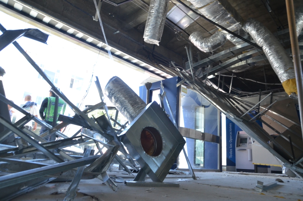 Se desmoronó el techo del Standard Bank