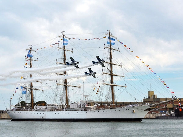 Tras 271 días, la Fragata Libertad llegó a Buenos Aires