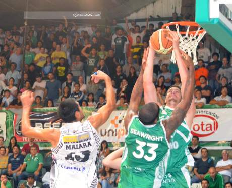 Gimnasia barrió la serie y está en cuartos de final de la LNB