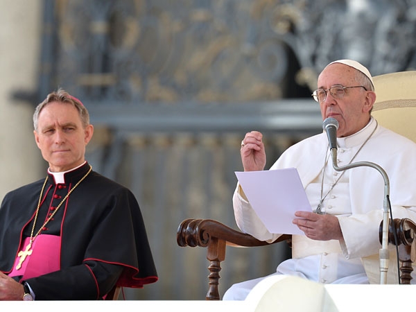 Bergoglio había escrito la homilía de Pascuas antes de viajar