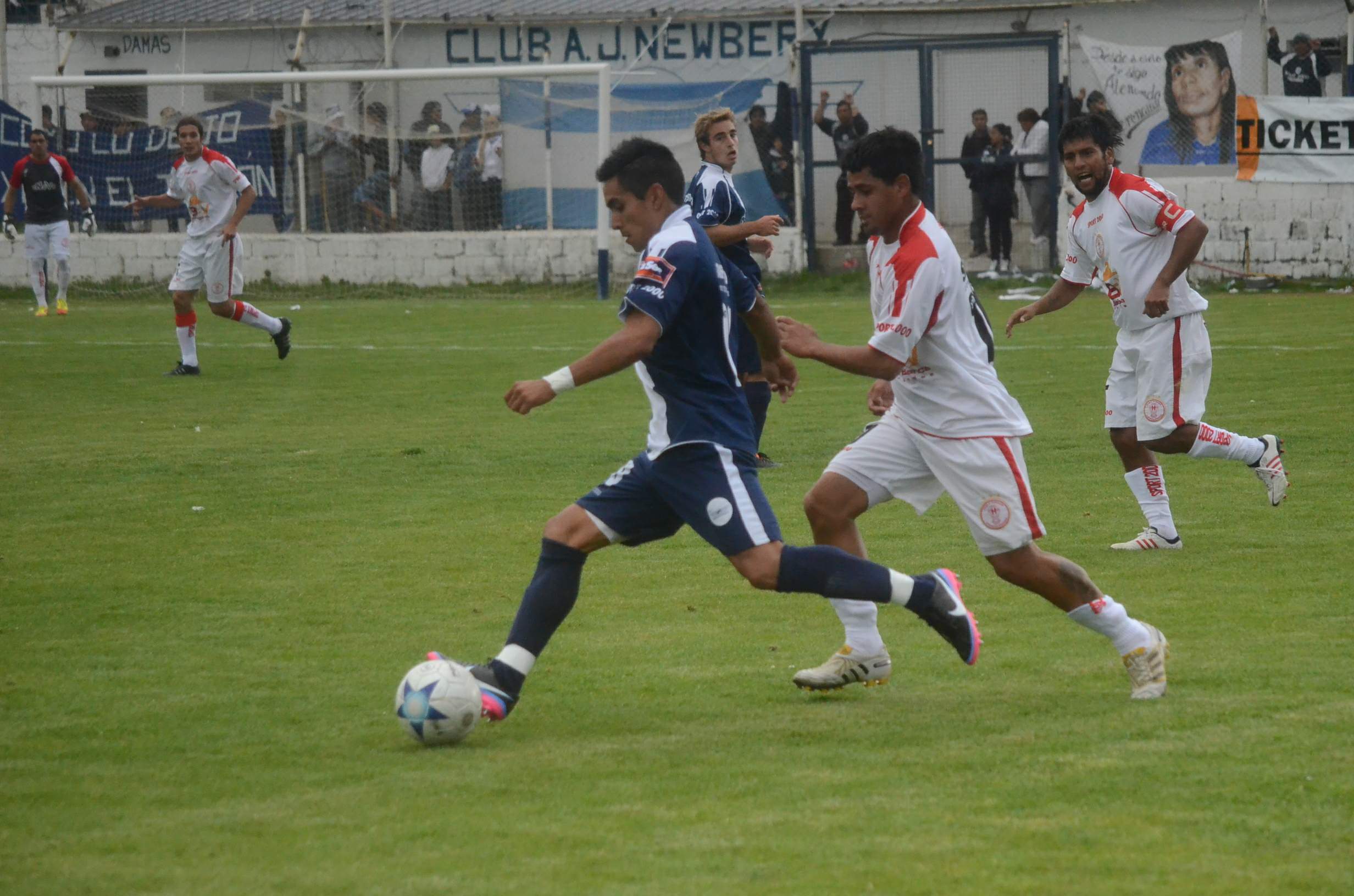 Clásico empate entre Jorge Newbery y Huracán