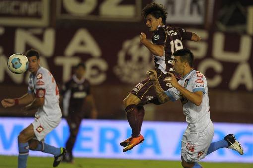 Lanús le ganó a Arsenal en el sur y recupera la cima