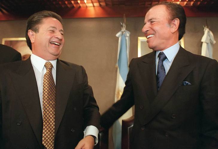 Primer milagro de Francisco: Duhalde abrazó a Menem