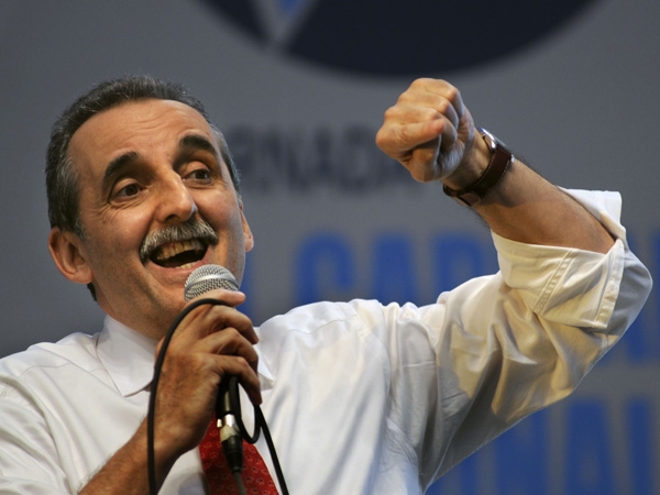 Bancos ofrecen a Moreno bajar comisiones para frenar la «Supercard»