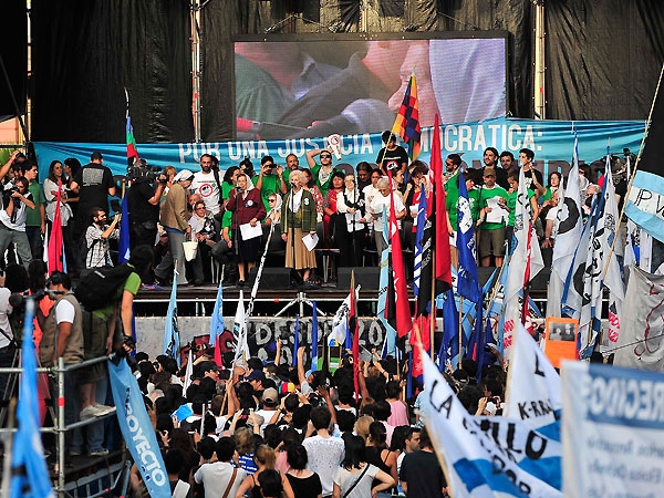La juventud argentina colmó la Plaza de Mayo