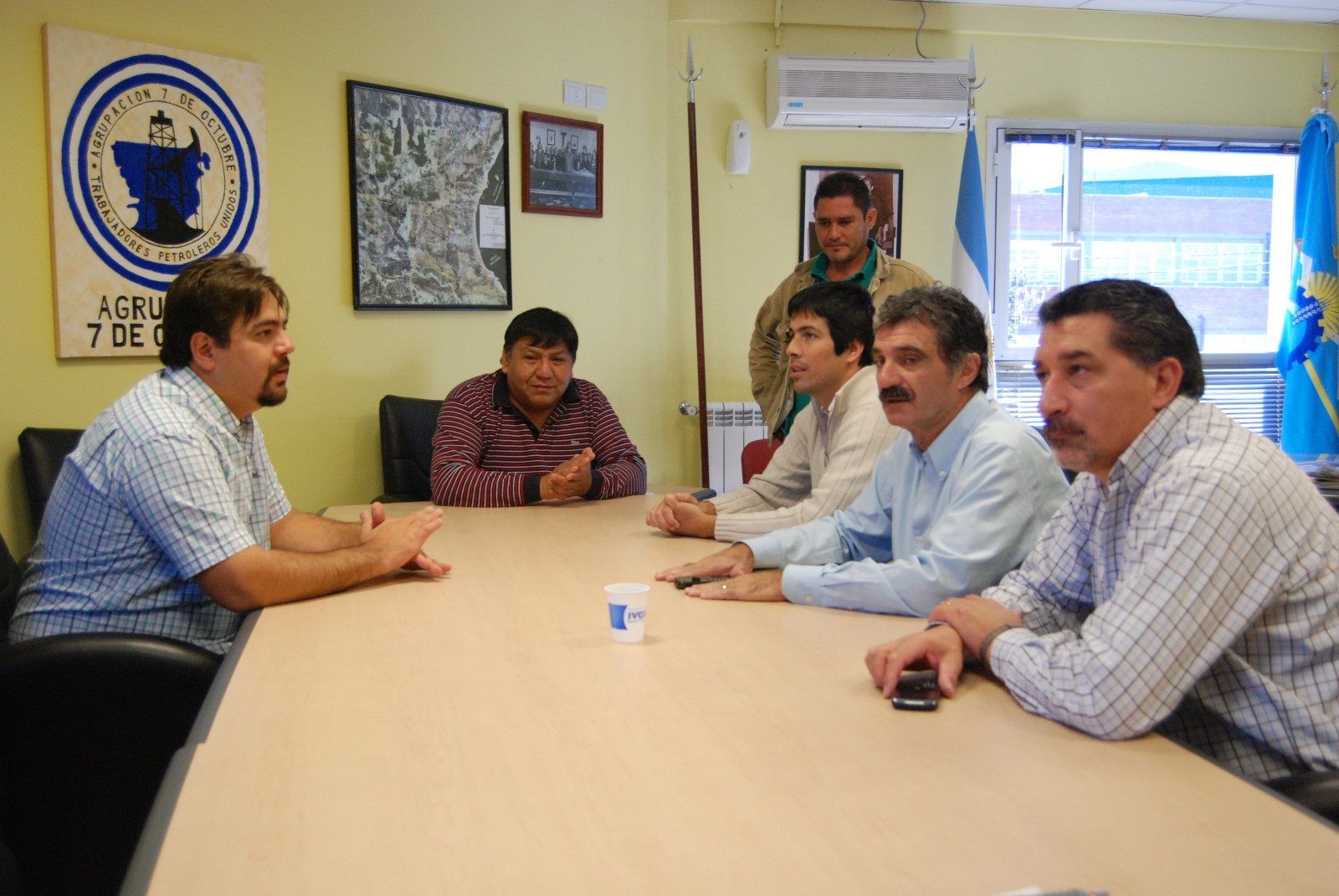 El IPV planifica junto al Sindicato Petrolero continuidad de proyectos