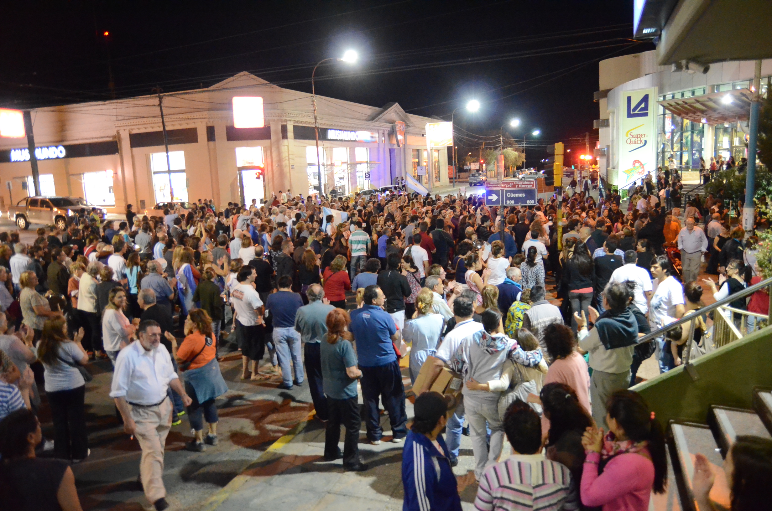 #18A: Masiva marcha en el centro de Comodoro