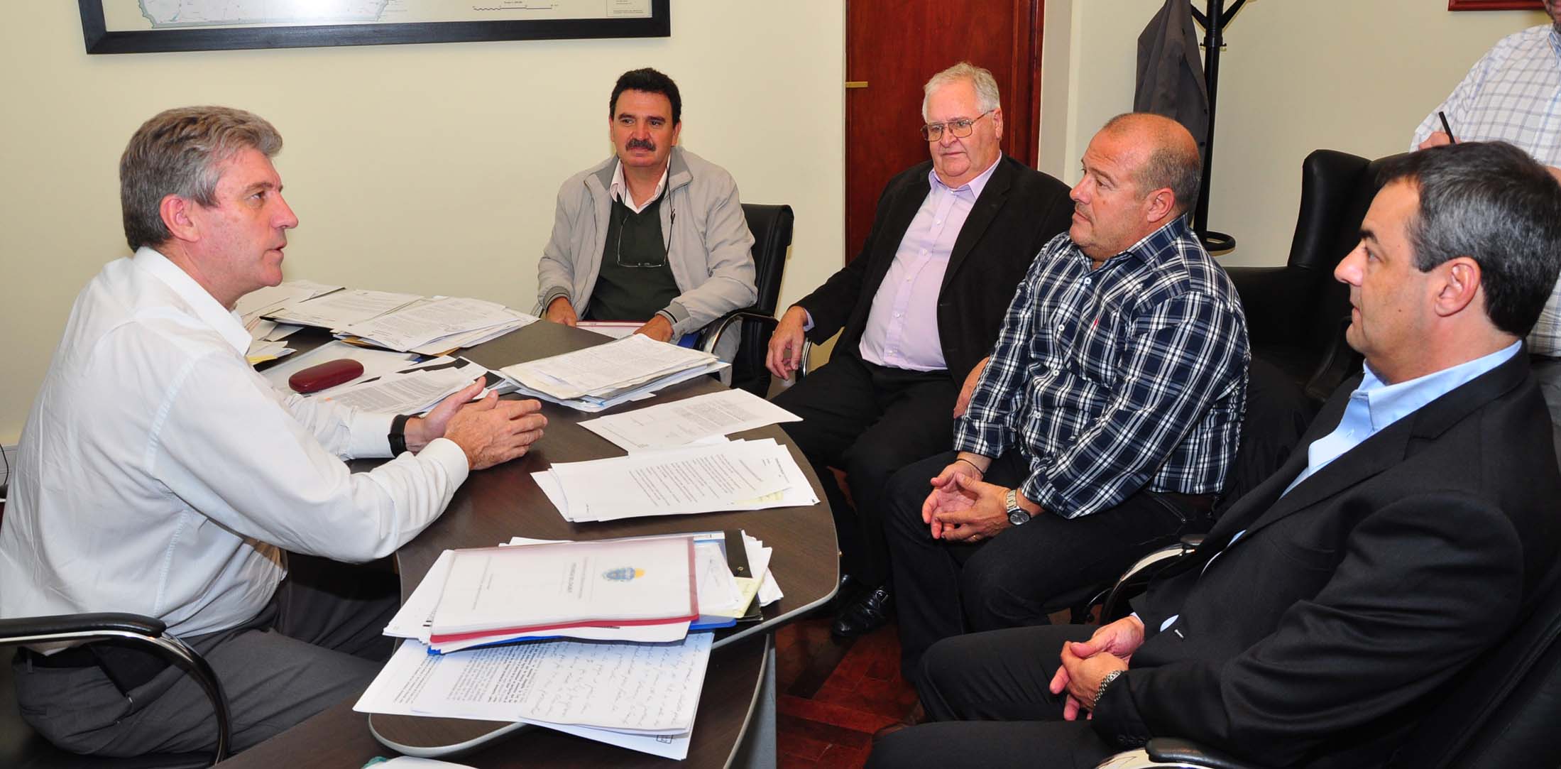 Buscan mejorar la situación de las cooperativas de servicios