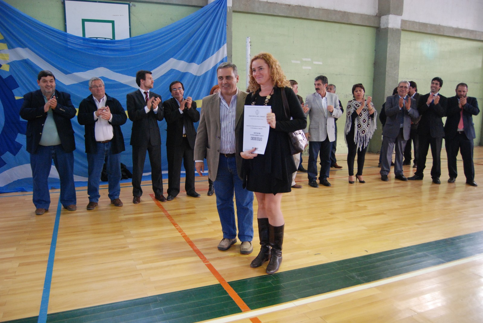 Entregan títulos del IPV a 60 familias de la ciudad