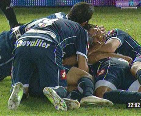 River lo ganaba pero recibió un ‘baldazo’ de cerveza helada en el final