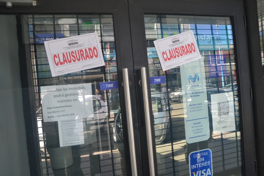 Clausuraron la oficina de Movistar