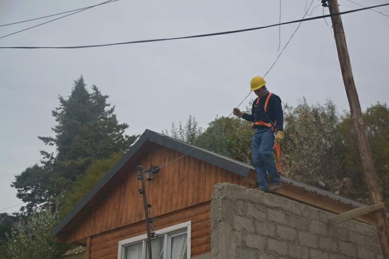 Avanzan contra las conexiones clandestinas de electricidad