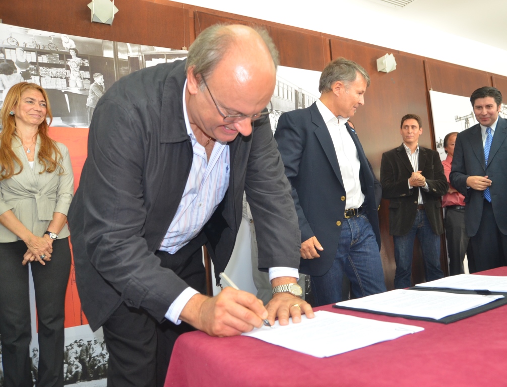 Di Pierro y Giorgi firmaron convenios para la región