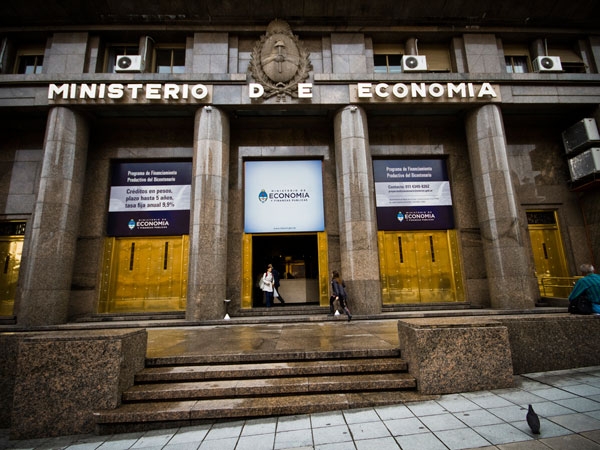 Al crecer los subsidios, cayó casi 70% el superávit fiscal