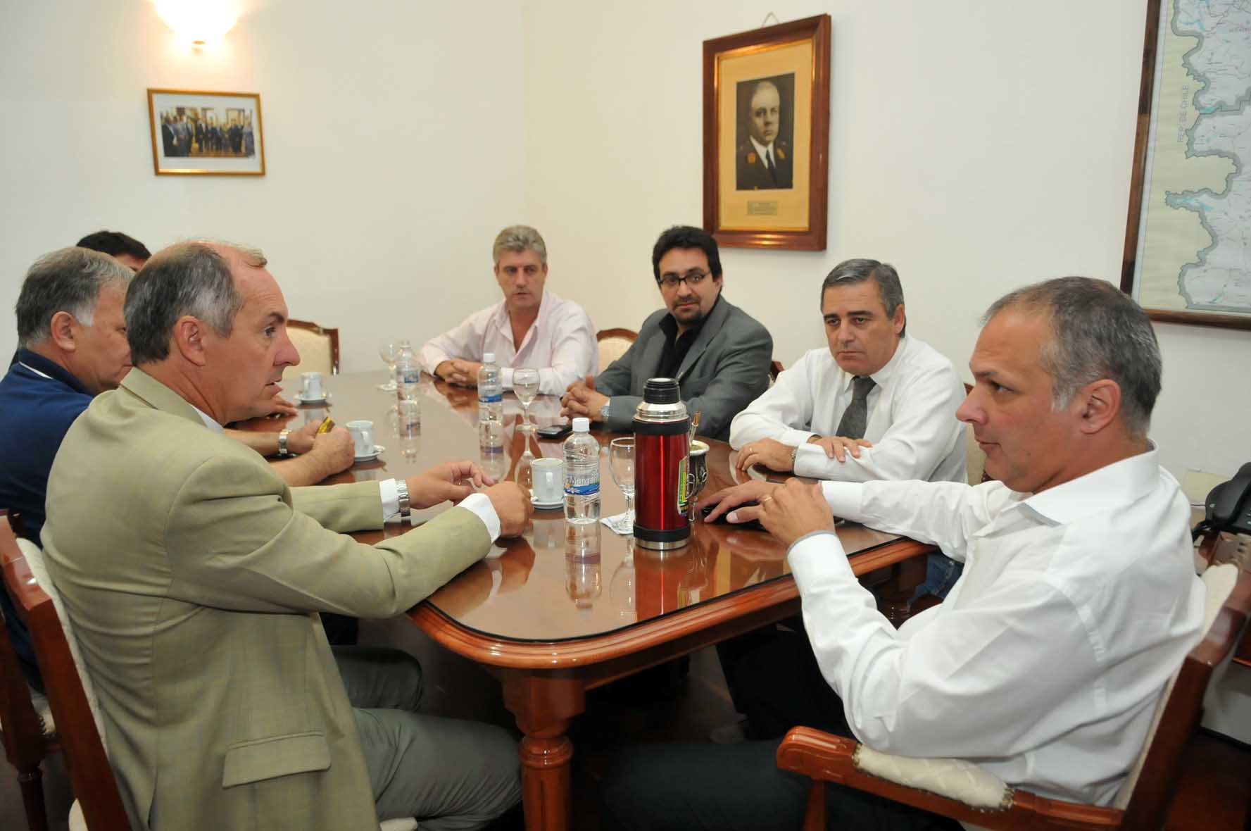Buzzi recibió a intendentes del Provech