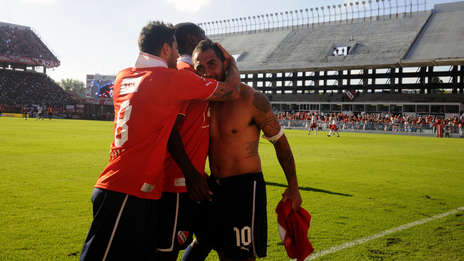 Independiente ganó y mantiene viva su esperanza