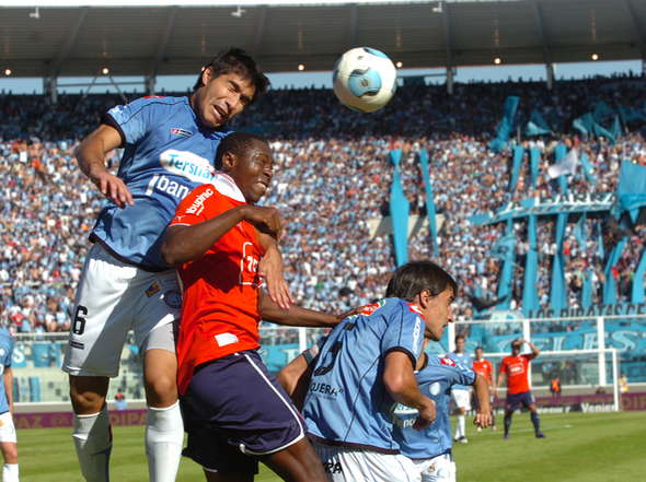 Independiente sacó en Córdoba un punto que puede ser vital