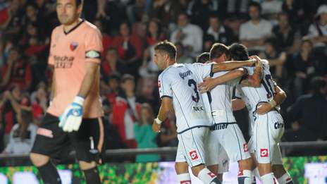 Quilmes goleó 3-0 a Colón como visitante