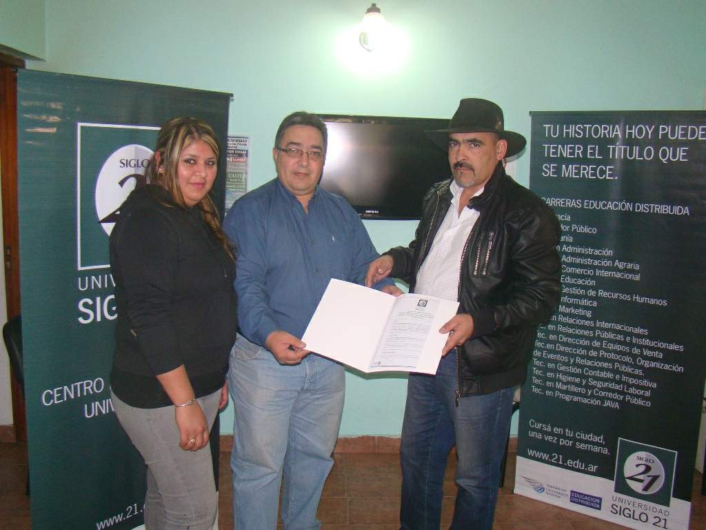 Jerárquicos petroleros firman convenio con una universidad