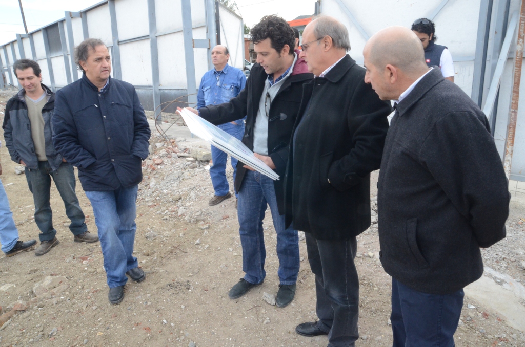 Petroleros jerárquicos le presentó obras al intendente