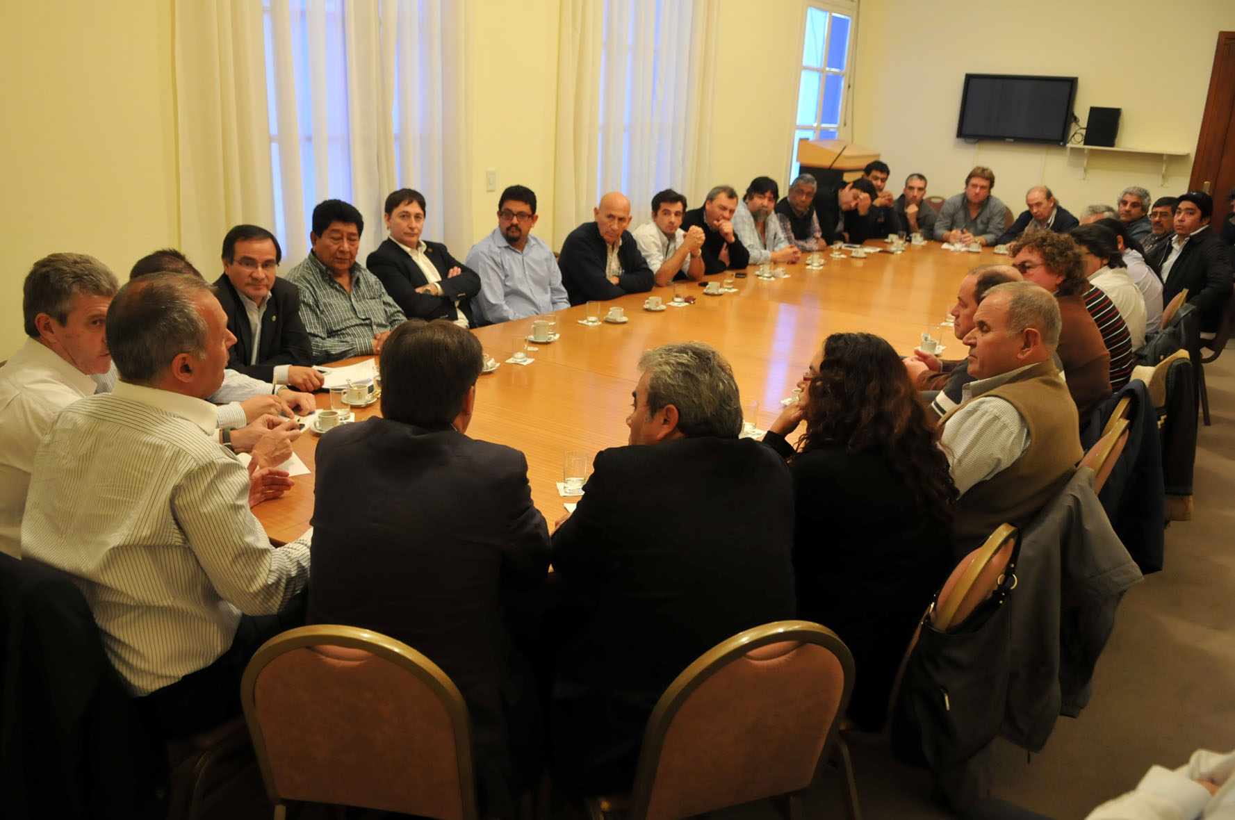 Buzzi se reunió con la CGT Saúl Ubaldini