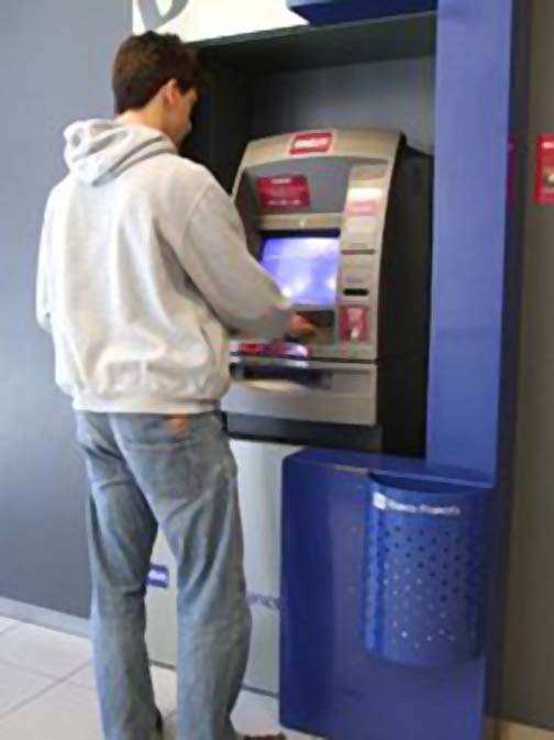 Escaso retiro de divisas  en los cajeros para el primer trimestre