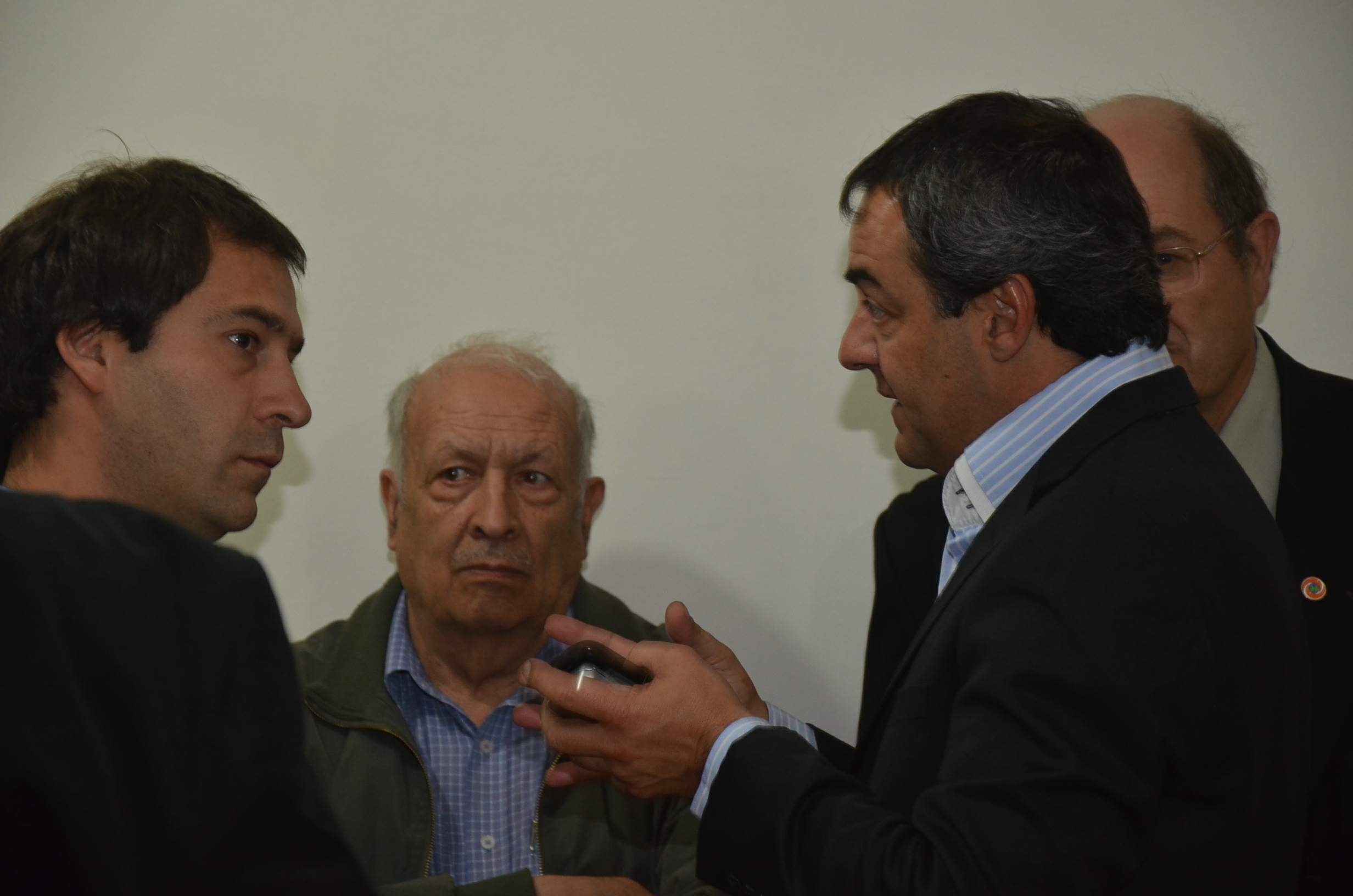 Tcharian: “Buscamos un punto común para hacer sustentable el servicio”