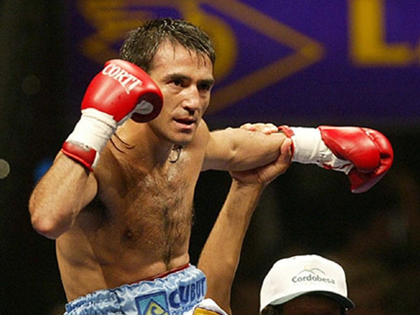 Nárvaez expone su título mundial en el Luna Park