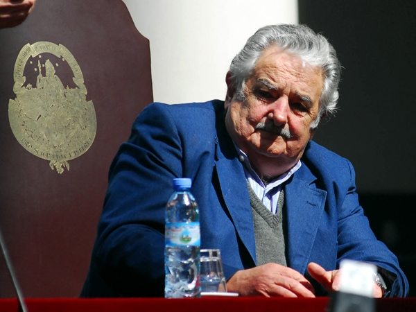 Mujica: «Acá al dólar lo compra el Estado para que no baje más»