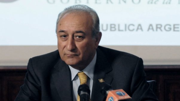 Puricelli va a Seguridad y Rossi a Defensa