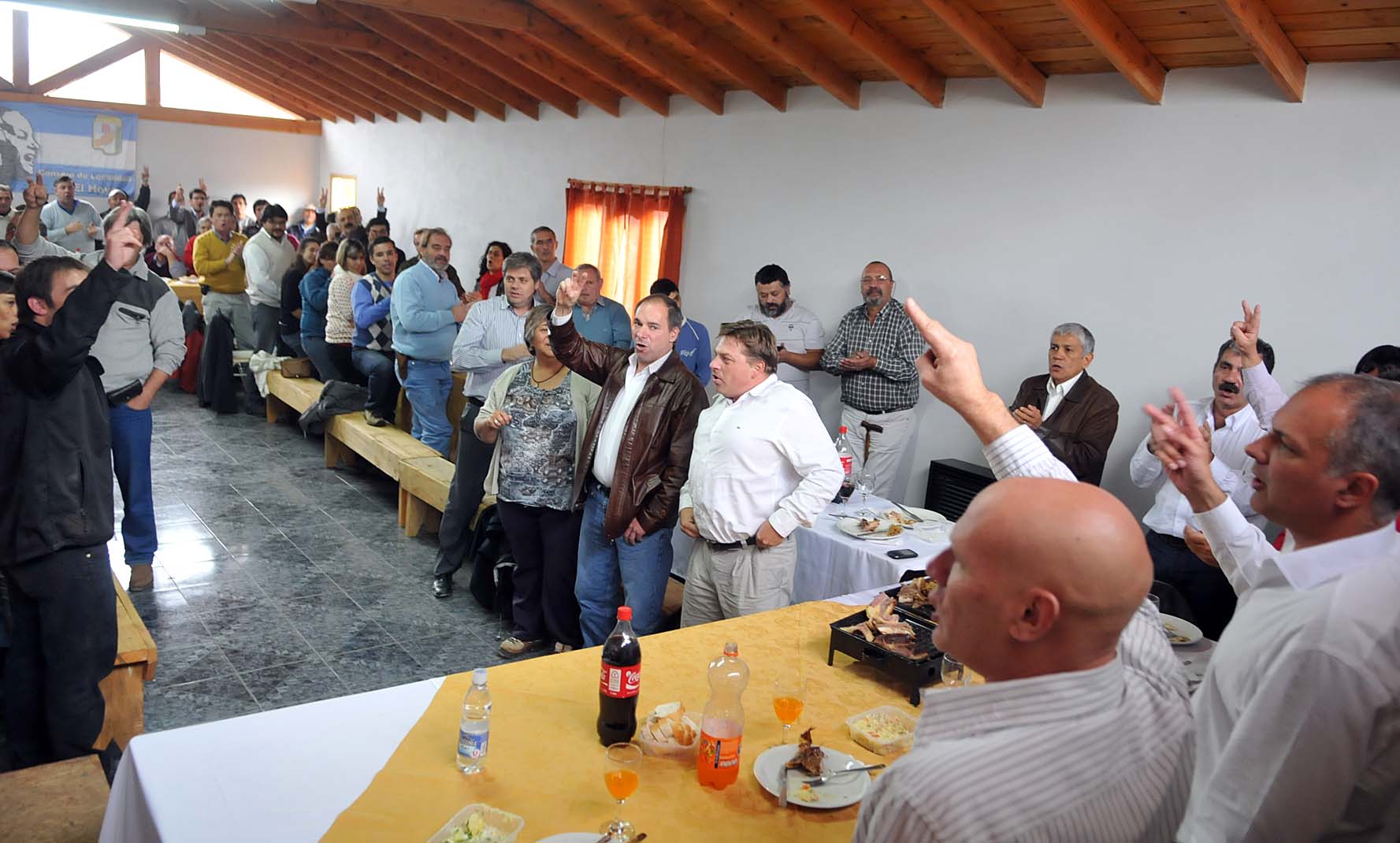 Buzzi calificó de «tren fantasma» a la oposición