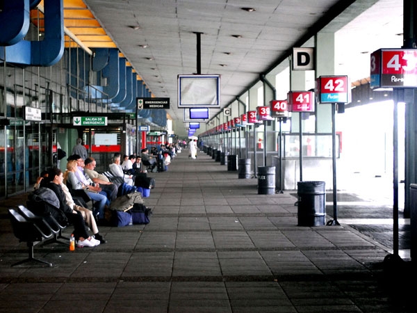 Los choferes de larga distancia levantaron el paro