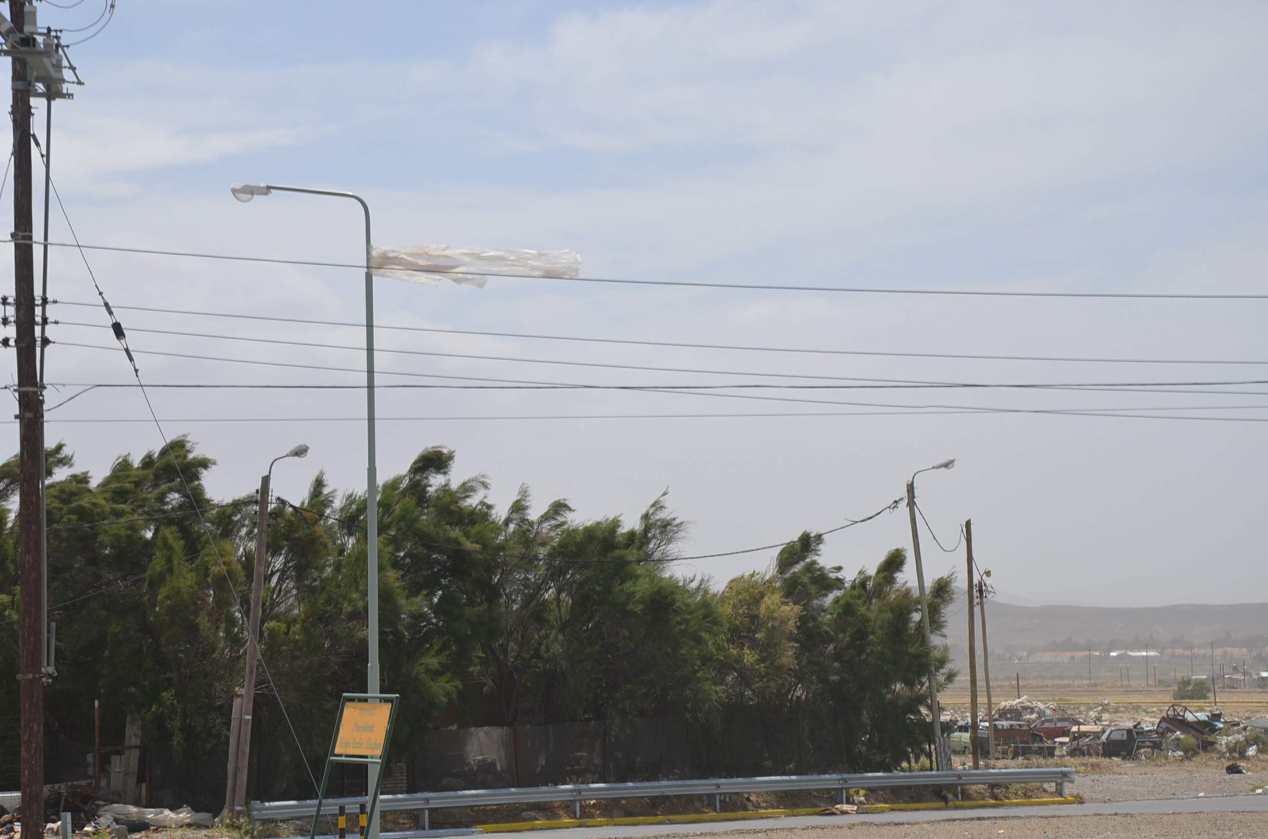 Fuertes ráfagas de viento sacuden a Comodoro