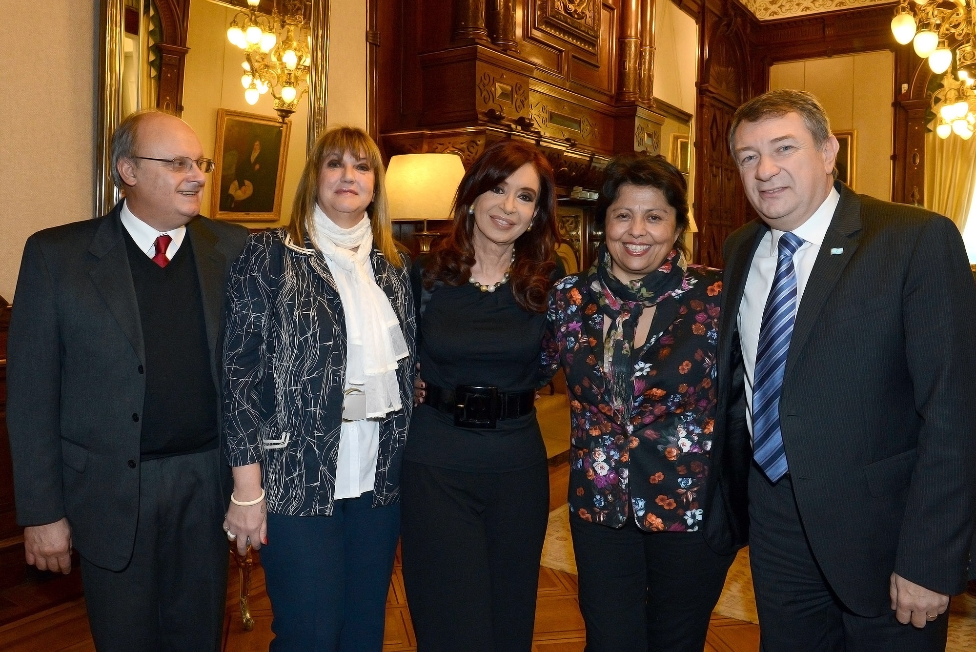 CFK «Más Cerca» de los candidatos del FPV