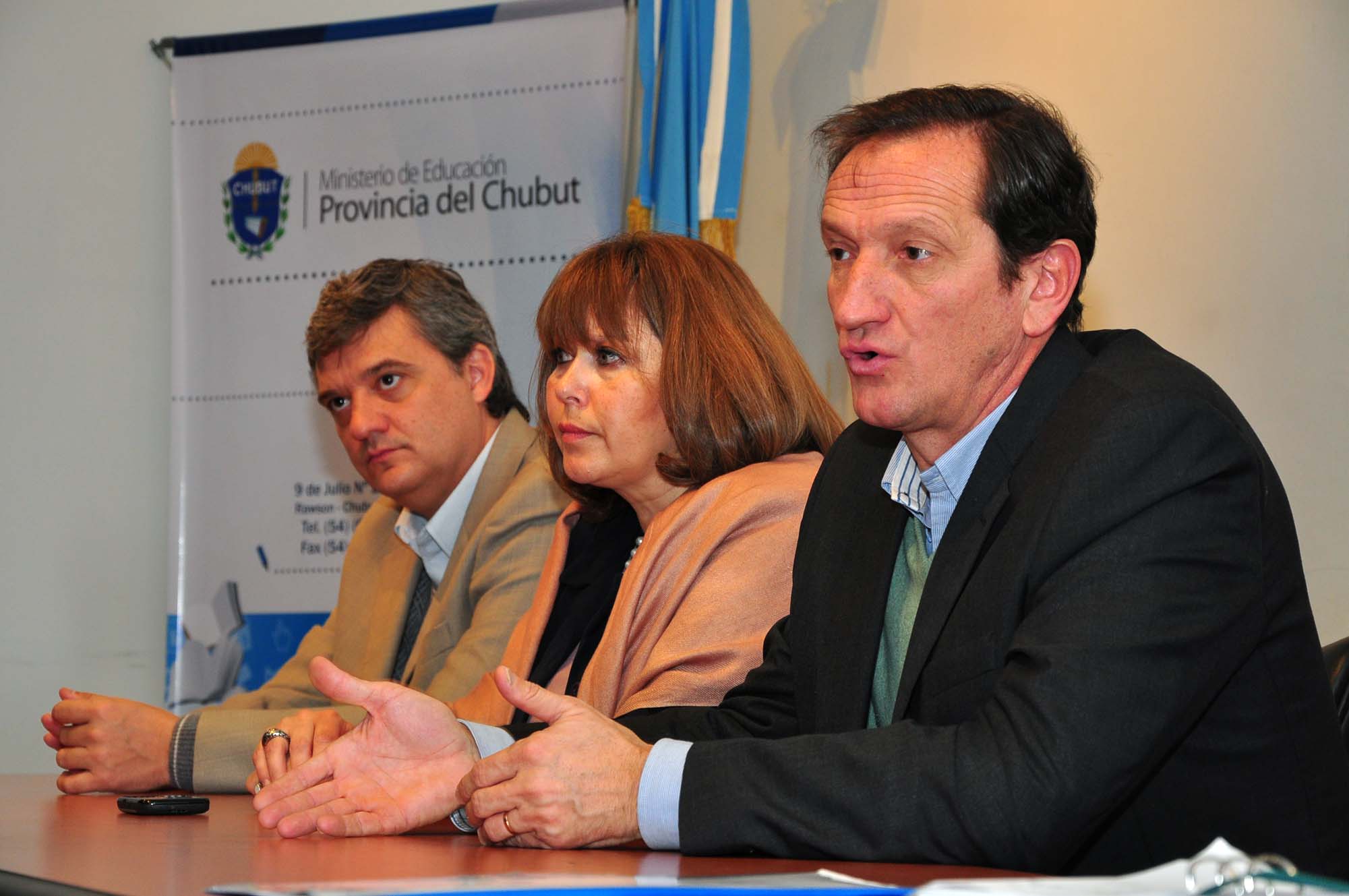 Educación capacita sobre emisión de títulos en Comodoro