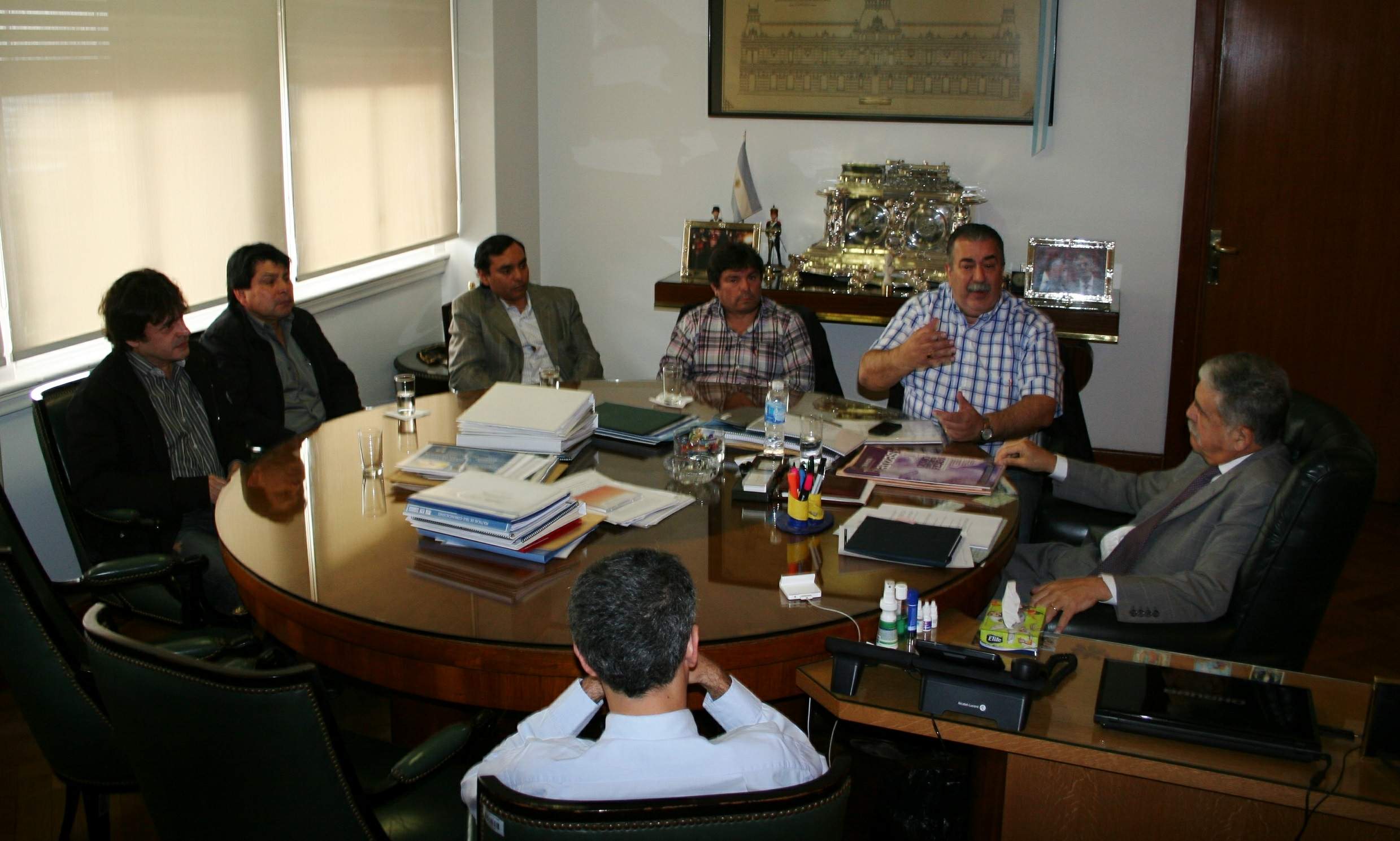 Héctor González, con De Vido por la crisis energética