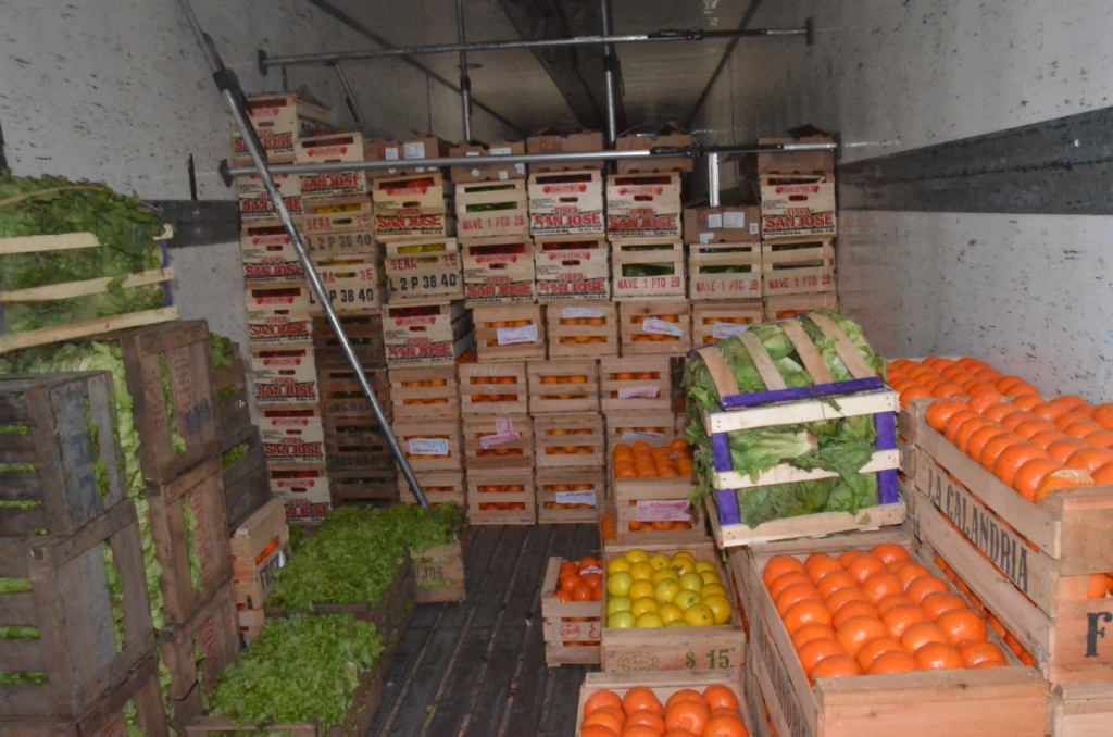 Decomisan mercadería de camiones