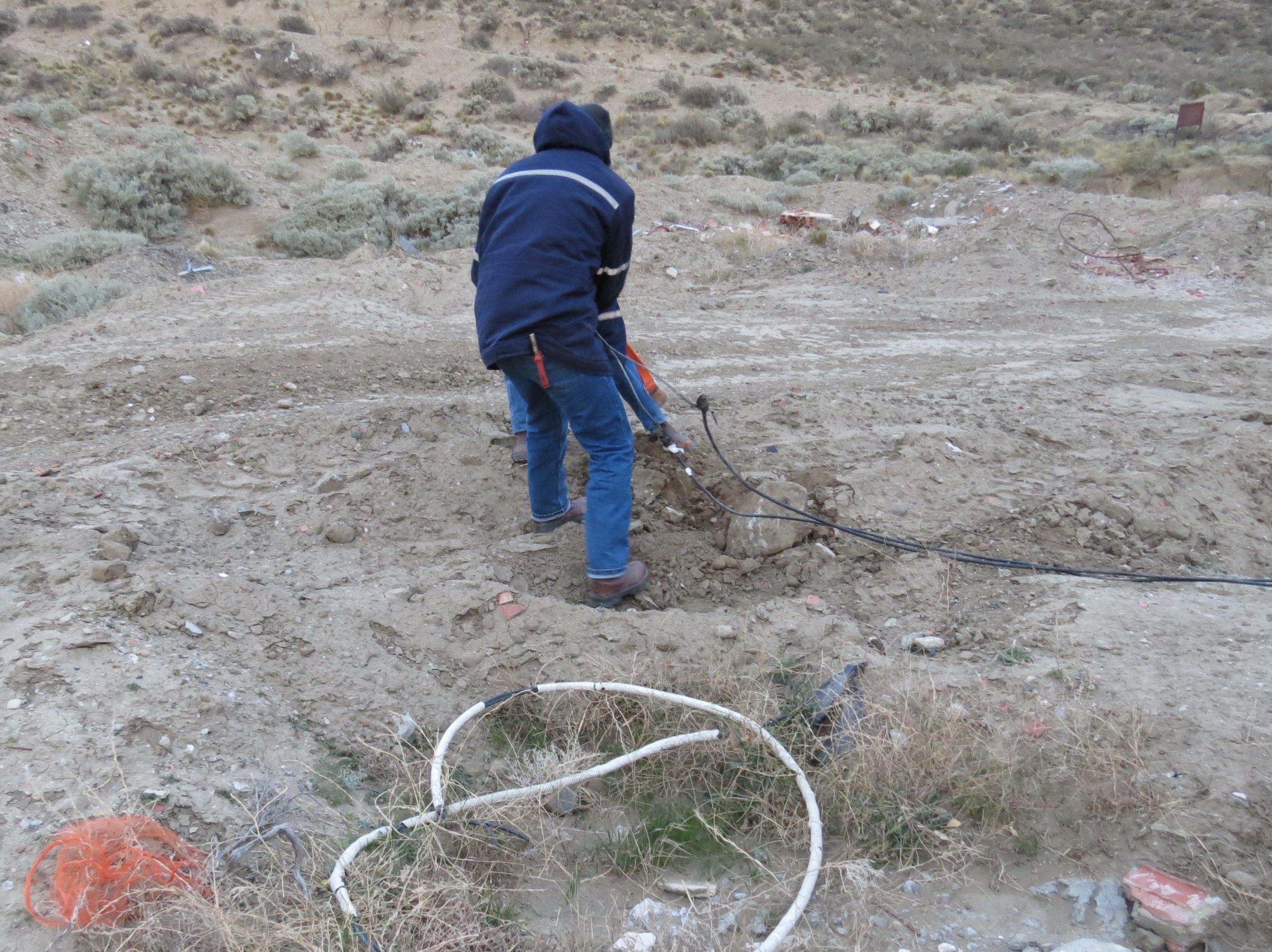Desconectan “colgados” en km. 3