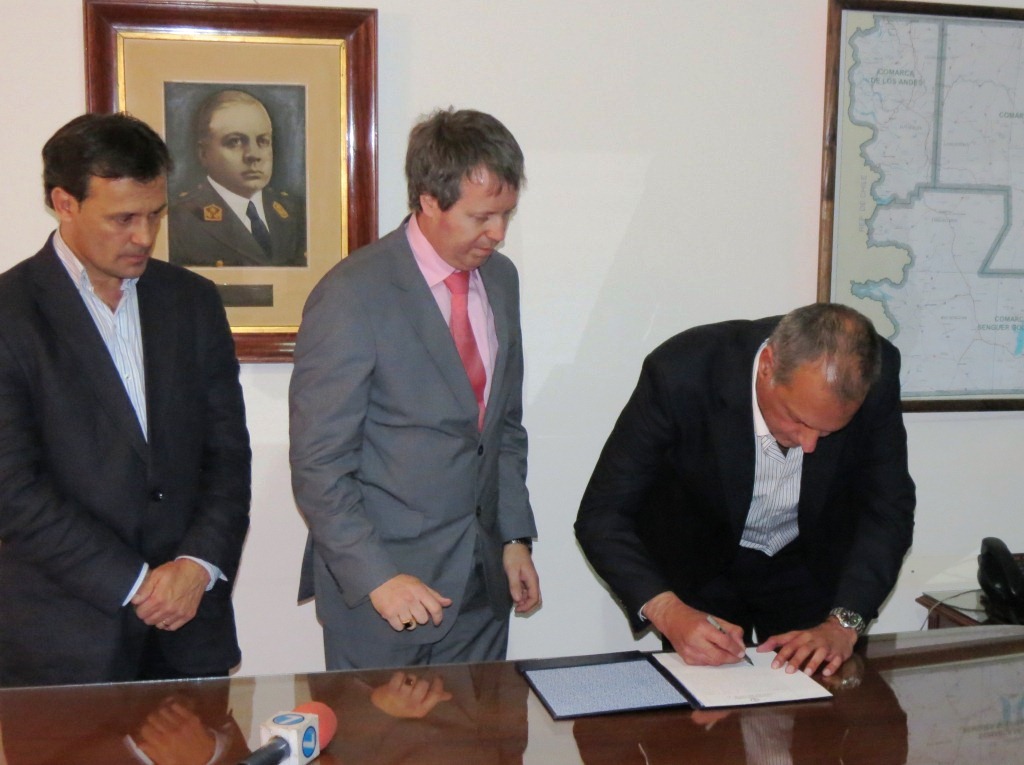 Buzzi le traspasó el mando a Gustavo Mac Karthy