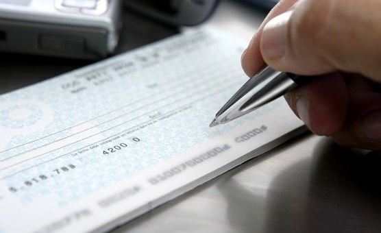 Creció el número de cheques rechazados y constructoras concursadas en la provincia