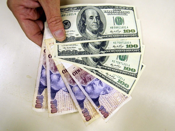 El dólar fuga volvió a sus niveles de marzo