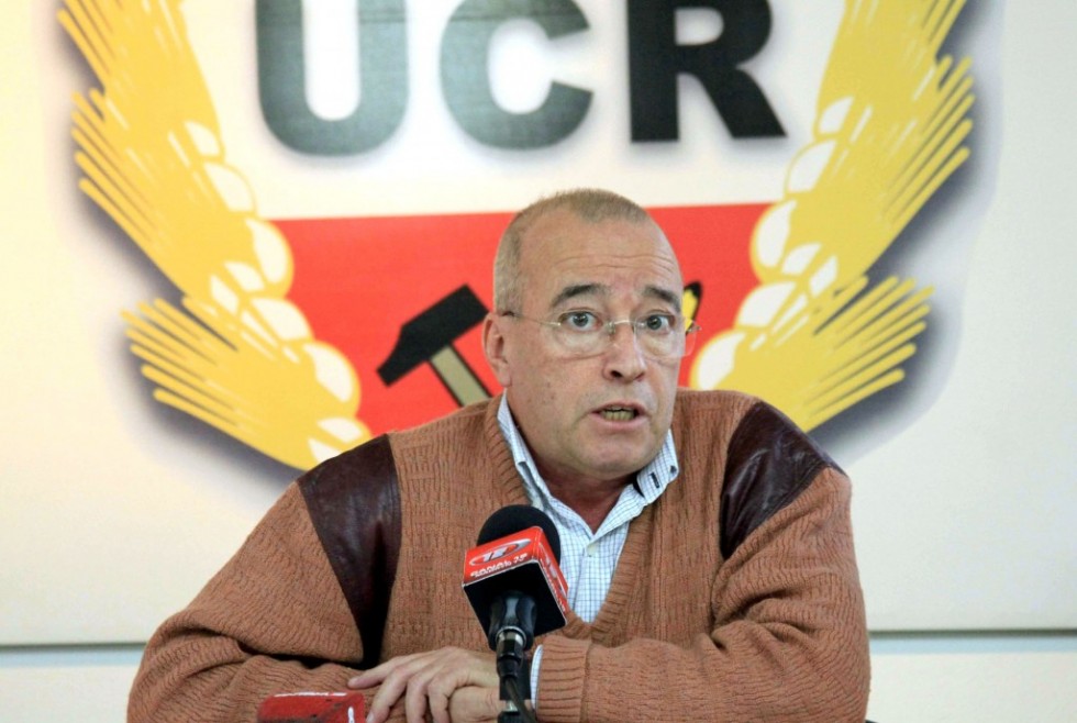 Endrek se bajó de la precandidatura