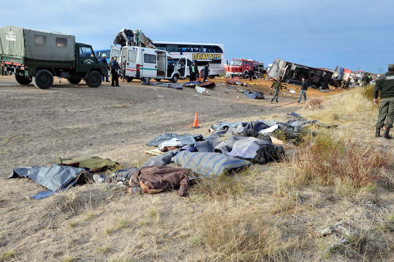 Homenaje a personal fallecido de Gendarmería