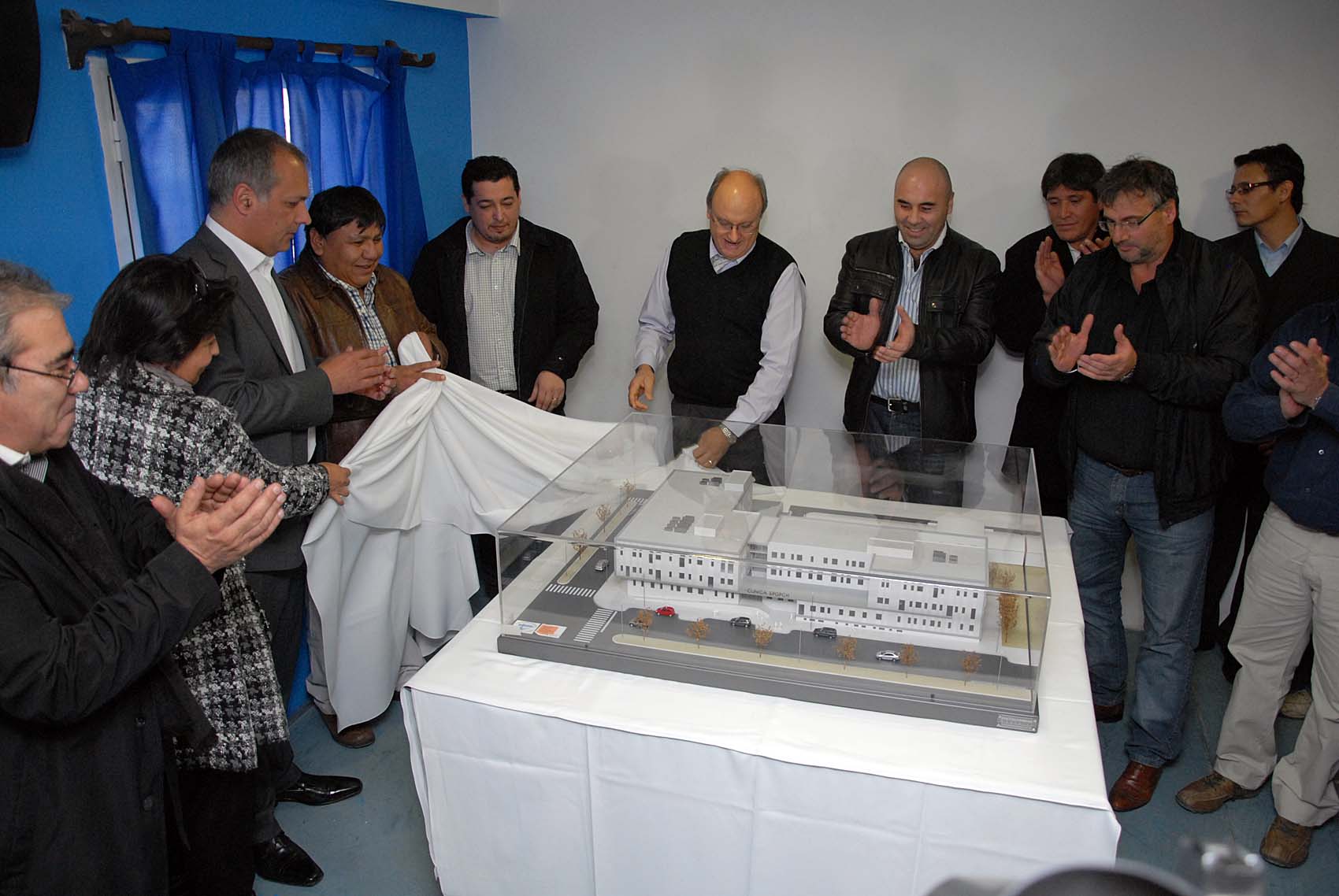 Histórica presentación de la Clínica de los Petroleros